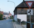 Bild: do
Mit 75.000 Euro beteiligt sich der Landkreis an der Beseitigung der Engstelle der Hauptstraße und der NEW-Ortsdurchfahrt in Vorbach.