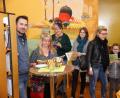 Bild: bkr
Die Besucher entdeckten beim Schmöker-Abend in der Bücherei einige Neuheiten. Das Team hält neben verschiedenen Büchern und Zeitschriften für Jung und Alt auch Spiele für verschiedene Konsolen bereit.