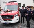 Bild: wro
Sichtlich stolz ist die Feuerwehr Fuchsmühl auf ihr neues Mehrzweckfahrzeug.
