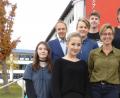 Bild: khg
Schulrat Stephan Tischer (hinten links) und die Organisatorinnen der Aussprachetagung in Vilseck, Barbara Ströll-Seegerer und Jutta Gebhardt (von rechts), mit den Schülersprechern (von links) Janine Hierl (Montessori-Schule Amberg), Wiktoria David (Luitpold-Mittelschule Amberg), Steven Mayer (Krötensee-Mittelschule Sulzbach-Rosenberg) und Paul Zintl (Mittelschule Hahnbach).