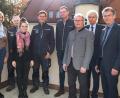 Bild: Landkreis Tirschenreuth/Stefan Malzer/exb
Die Verantwortlichen begrüßten die drei neuen freiwilligen Mitarbeiter am Landratsamt (von links): Anleiterin für Bundesfreiwillige am Landratsamt Theresia Kunz, Moritz Pöllmann, Johanna Dötterl, Johannes Pleyer, FÖJ-Anleiter Thomas Kurzeck, Personalrat Max Bindl, Landrat Wolfgang Lippert und Personalchef Walter Brucker.