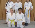 Bild: rn
Liana Schunk, Elli Langolf, Tilly Zaruba (stehend, von links), Lukas Lacher und Marc Milfort (vorne, von links) vertreten erfolgreich die Judoabteilung des Sportclubs.