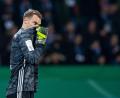 Bild: Guido Kirchner
Verschnupft: Bayern-Keeper Manuel Neuer kann das Gekicke seiner Vorderleute nicht mehr mitansehen.