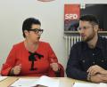Bild: Petra Hartl
Birgit Fruth, die Vorsitzende der SPD-Fraktion im Stadtrat, und ihr Stellvertreter Uli Hübner stellen die Anträge ihrer Partei zum Amberger Haushalt 2020 vor.