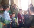 Bild: rrd
"Spitze, dass du da warst", singen die Besucher des Kindergottesdiensts im Angesicht des Pfarrers.