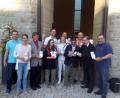 Bild: exb/Manfred Strigl
Katrin Oppitz, Chefin der Gemeindeerneuerung im Bistum Regensburg, Jörg Oppitz, Vorsitzender des Evangelisationswerkes in der Diözese, Markus Nickl, KAB-Sekretär, Michael Träger, KAB – Verantwortlicher im Bezirk Weiden, und andere Gäste das neue Programm.