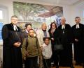 Bild: tat
Zur Eröffnung des Museums kam sogar eine kleine Delegation aus Papua-Neuguinea. Dies freute Gerda Stollner (Mitte) besonders.