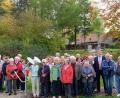 Bild: Stefanie Gradl
Bürgermeister Hans-Martin Schertl (Vierter von rechts) führte die Vilsecker Senioren durch den Kunstpfad in den Vilsauen.