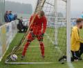 Bild: gb
Torwart Leo Denk holt den Ball aus dem Kasten, Kapitän Bastian Popp kniet neben dem Pfosten: Beim ersten Gegentor waren sich beide nicht einig und der Ball kullerte ins Tor. Am Ende zog der FC Tirschenreuth beim SV Poppenreuth klar mit 1:5 den Kürzeren.