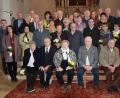 Bild: wro
In der Kirche stellten sich die Ehejubilare zum Erinnerungsfoto auf. Verbunden war der Tag mit einem Kirchenzug und einem anschließenden Gottesdienst. Nach der Messe wurde im Pfarrzentrum gemeinsam gefeiert.