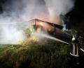 Bild: za
Die Feuerwehr hatte erneut gegen Flammen zu kämpfen. In der Brandserie im Landkreis Neustadt/WN gab es in der Nacht auf Freitag Festnahmen.