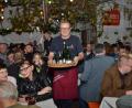 Bild: dob
Ein volles Haus krönt das erste "Beinfest" der Feuerwehr Böhmischbruck. Vorsitzender Reinhard Wiesent strahlt angesichts dieses Erfolgs.
