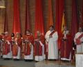 Bild: sck
13 Priester, zwei Diakone, 40 Ministranten und die KAB-Fahnenabordnungen aus Thurndorf, Troschenreuth und Pegnitz sind am Altar versammelt.