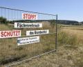 Bild: Petra Hartl
Auf Kümmersbrucker Seite hatten im Sommer Landwirte kräftig Stimmung gegen die Amberger Pläne für ein Gewerbegebiet mit Autohaus in der Nähe von Gärmersdorf gemacht.