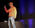 Bild: kar
Markus Langer unterhielt den prall gefüllten Saal mit seiner Kunstfigur "Sepp Bumsinger".