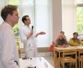 Bild: Klinikum/Dietl
Die Chefärzte Marc Dauer (links) und Wolfram Schief machten das Thema zur Chefsache: Bei einer öffentlichen Fragestunde beantworteten sie im Klinikum Fragen rund um das Thema Darmerkrankungen und Vorsorge.