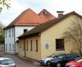 Bild: bph
Das Musikerheim, in Eigenleistung errichtet und finanziert durch die Kirchenverwaltung, ist seit dem Herbst 1986 Dreh- und Angelpunkt des Vereinslebens derJugendblaskapelle. Nahezu jeden Wochentag ist das Haus belegt und unverzichtbar für eine erfolgreich Nachwuchsarbeit.