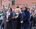 Bild: exb
Die beiden SPD-Stadträtinnen Dagmar Kick und Evelyn Kolbe-Stockert stehen bei der AfD-Gegendemo neben der Regensburger Bürgermeisterin (von rechts) am Regensburger Domplatz.