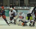 Bild: gb
Am Freitag um 20 Uhr steigt in der Weidener Hans-Schröpf-Arena das Derby zwischen den Blue Devils und den Selber Wölfen. Das erste Duell in dieser Saison (Szene) verloren die Blue Devils am 11. Oktober in Selb mit 2:3 nach Verlängerung.