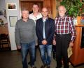 Bild: wro
Für ihre langjährige Mitgliedschaft zum Fischereiverein wurden (vorne, von links) Peter Englmann, Daniel Hechtl und Alfred Bayer ausgezeichnet. Zweiter Vorsitzender Matthias Zwerenz (dahinter, Zweiter von links) gratulierte den Jubilaren.