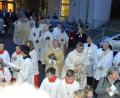 Bild: fvo
Der ehemalige Waldthurner Pfarrer Marek Baron (Mittlere Reihe Vierter von rechts) wird in der Stadtpfarrkirche St. Cäcilia, Regensburg als neuer Pfarradministrator eingeführt.