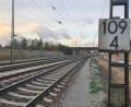 Bild: Anna Käser
Die Einfahrt zum Bahnhof Regensburg. Künftig sollen auch über den Gleisen Richtung Weiden Stromkabel verlaufen