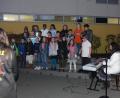 Bild: rn
Mit deutschen Martinsliedern stimmt der Chor der Netzaberg Elementary School auf den Laternenumzug ein.
