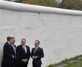 Bild: John Macdougall
US-Außenminister Mike Pompeo ist am Donnerstagmittag im Rahmen seines Deutschlandbesuchs im Örtchen Mödlareuth eingetroffen. Das Dorf mit knapp 50 Einwohnern war zur Zeit der deutschen Teilung von einer Grenzmauer durchschnitten und hatte deshalb den Beinamen „Little Berlin“ erhalten.