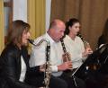 Bild: fjo
Musikerchef Hermann Mack wird bei den bevorstehenden Neujahrskonzerten nicht nur als Dirigent auf der Bühne stehen, sondern an der Seite von Margret Greß, Stephanie Ditz und Anna Nahrhaft (von links) auch als Instrumentalist mitwirken.