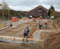 Bild: frd
Es geht voran beim Bau des Dorfgemeinschaftshauses und des "Haus der Verein" in Pertolzhofen. Das Amt für ländliche Entwicklung hat für das Projekt 890 000 Euro Zuschuss freigeben. Die Aufträge für Bauleistungen, Materiallieferung und Tragwerksplanung sind mittlerweile vergeben.