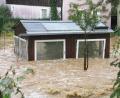 Bild: Sabine Falk
Gewaltige Wassermengen brachen 2011 über den Ortsteil Großalbershof herein – dieses Gartenhaus stand zur Hälfte unter Wasser.