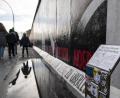 Bild: Robert Günther/dpa
Die "East Side Gallery", das Mauermuseum an der Spree, erinnert an die Berliner Mauer. Drei Jahrzehnte nach deren Fall nähern sich Ost und West weiter an.