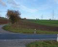 Bild: fjo
In der Flur "Halbgebaut Wiesen" entlang der Kreisstraße zwischen Waldthurn und Altenstadt ist die Verwirklichung einer großen Sonnenstromanlage nicht mehr weit entfernt.