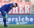 Bild: Daniel Karmann
Nürnbergs Torwart Benedikt Willert hat einen gebrauchten Sonntag: Der Club verliert gegen den Tabellenersten Arminia Bielefeld mit 1:5.