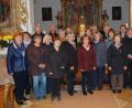 Bild: grm
Seit nunmehr 30 Jahren gestaltet der Kirchenchor der Pfarrei Michldorf -derzeit unter Leitung von Fabian Holzgartner (1.v.r.)- feierliche Anläse in der Kirchengemeinde musikalisch mit. Dafür sagte in einem Festgottesdienst anlässlich dieses Jubiläums Pfarrer Alfons Forster (2.v.r.) ein "Herzliches Vergelt's Gott!"