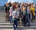 Bild: mng
Erlebniswelt und Einkaufsmeile: Nicht nur für die Damen ist das "Schaufenster der Metropolregion" , die Consumenta, interessant. Auch einige Herren reisen mit dem Frauenbund in die Frankenmetropole zur Verbrauchermesse.