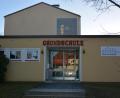 Bild: jr
Im kommenden Jahr soll die Grundschule Pechbrunn neue Eingangstüren erhalten. Der Gemeinderat stimmte einem Antrag des Elternbeirats zu.