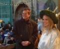 Archivbild: Petra Hartl
Weihnachtsmarkt in Amberg 2004: Stefanie Luber
(rechts) war die erste Amberger Lucia. Links: Michael Cerny, der damals als Bürgermeister den Weihnachtsmarkt eröffnete.
