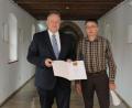 Bild: Christine Hollederer
Landrat Richard Reisinger und Georg Burger (rechts)