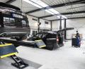 Bild: Petra Hartl
Hochmoderne Arbeitsplätze sind bei Auto Auers an der Europastraße in Sulzbach-Rosenberg in der neugebauten Halle zu finden.
