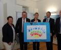 Bild: gf
Freude bei der Lebenshilfe über die Spende (von links): Lebenshilfe-Geschäftsführerin Katrin Panek, Oberbürgermeister Michael Cerny, Daniela Hartmaier sowie die Lebenshilfe-Vorsitzenden Bernhard Vahle und Eduard Freisinger.