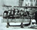 Archivbild: gri
Schülertransport anno dazumal: In den 1920er-Jahren wurden die Kinder aus Hainstetten im Winter mit dem Pferdeschlitten zum Unterricht gefahren.
