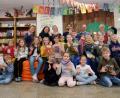 Bild: do
In der Grundschule am Rauhen Kulm begeistern beim bundesweiten Vorlesetag fünf Vorlesepaten aus den Reihen des Elternbeirats die Buben und Mädchen.
