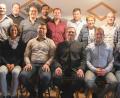 Bild: exb/Udo Weiß
Engagierte Bürger, darunter eine große Zahl junger Menschen, haben sich bereit erklärt, bei der Stadtratswahl für die Parteilose Wählergruppe der Ortsteile zu kandidieren. Die Stadträte Egbert Völkl (sitzend, Dritter von rechts) und Michael Schlagenhaufer (sitzend, Dritter von links) führen die Liste an.