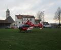 Bild: ang
Den Rettungshubschrauber auf seinem Sportgelände wünscht sich wohl niemand. Bei der Kreisklassenpartie zwischen dem TSV Reuth und der SpVgg Neustadt/Kulm führte eine schwere Verletzung von Gästekeeper Florian Dötsch zum vorzeitigen Ende.
