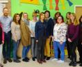 Bild: njn
Treffen der Mitarbeiterinnen beider Einrichtungen. Mit auf dem Bild Pfarrer Christoph Zeh (Zweiter von links) und Kindergartenleiterin Brunhilde Minnich (Sechste von rechts) sowie Lehrerin Lenka Uschold (Sechste von links).