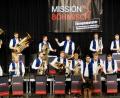 Bild: weu
Mit einem Konzert der Extraklasse erfreute das Blasorchester „Mission Böhmisch“ unter Leitung von Daniel Käsbauer (Mitte) das Publikum in der voll besetzten Schwarzachtalhalle.