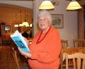 Bild: pi
Erika Eichenseer ist in ihrem Element, als sie aus dem Buch vorliest.