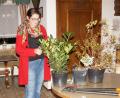 Bild: weu
Gartenbautechnikerin Katharina Gleixner referierte bei der Herbstversammlung des Gartenbau- und Ortsverschönerungsvereins über guten Pflanzschnitt.