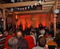Bild: dob
Die Lederer-Scheune in Tännesberg bietet ein einzigartiges Ambiente für das Konzert "Rock meets Classic". Rund 300 Besucher kommen am Freitag und Samstag zu diesem Klangerlebnis.